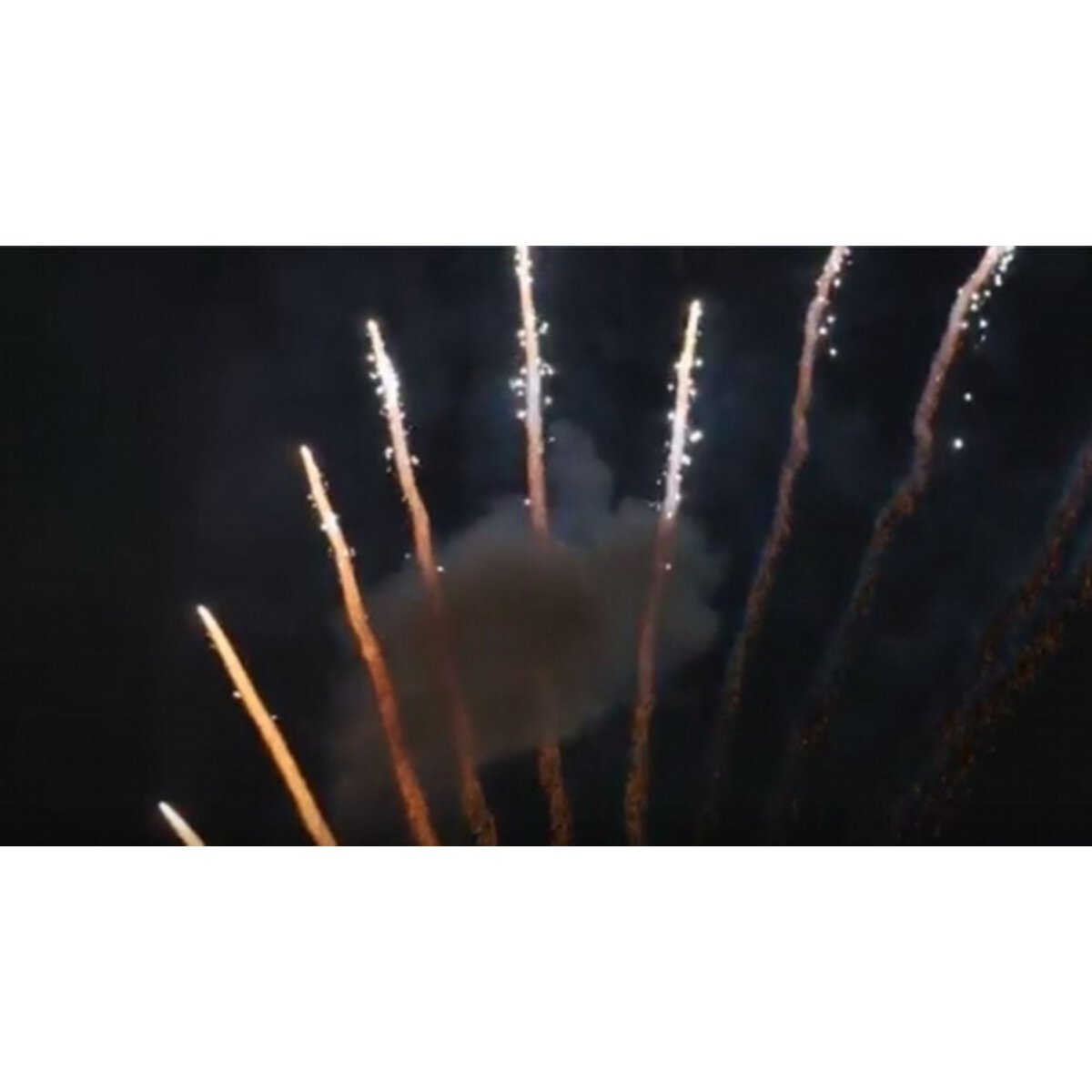 White strobe tail - Lichtenrader Feuerwerkverkauf