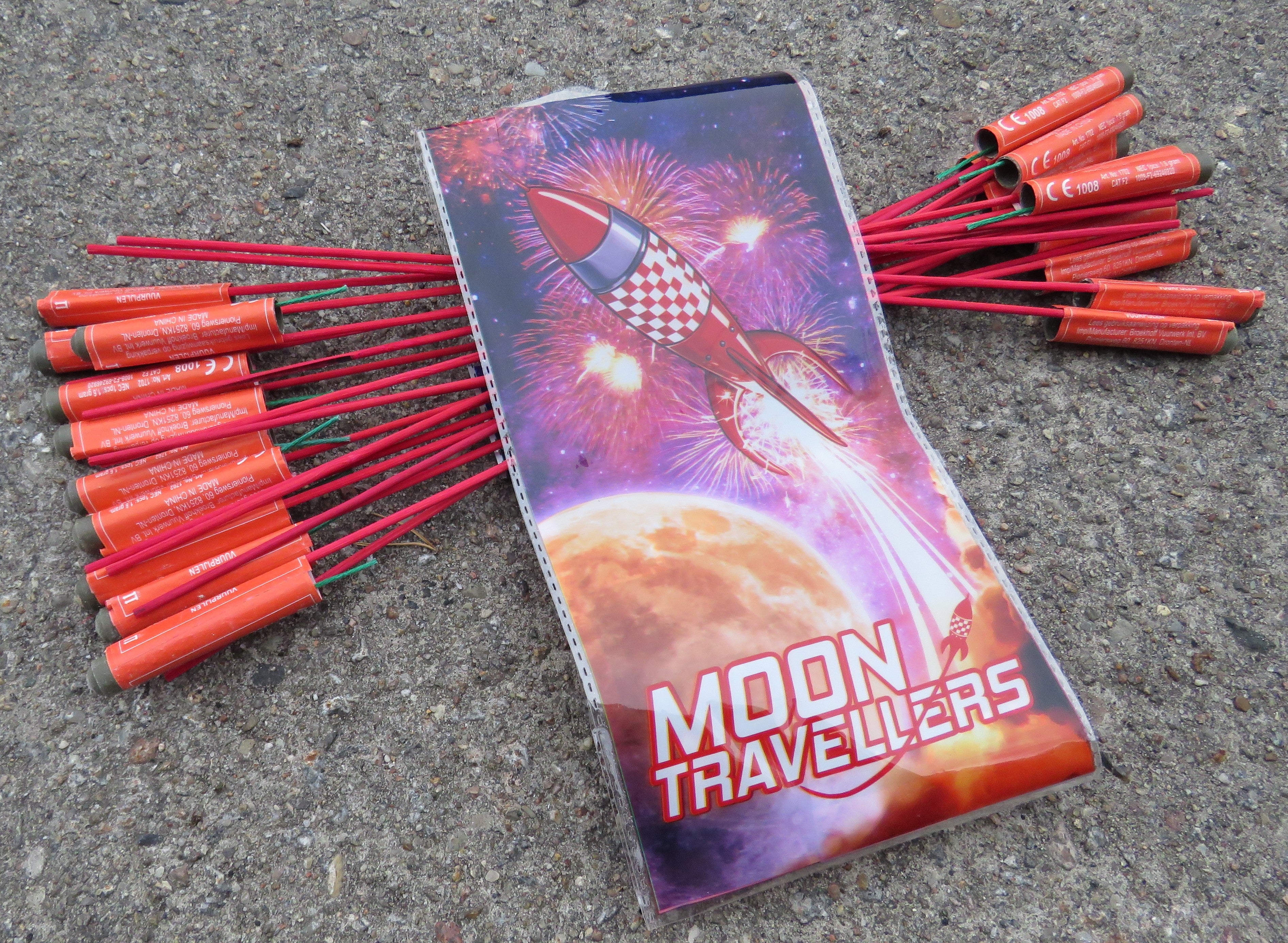 Moon Travellers - Lichtenrader Feuerwerkverkauf